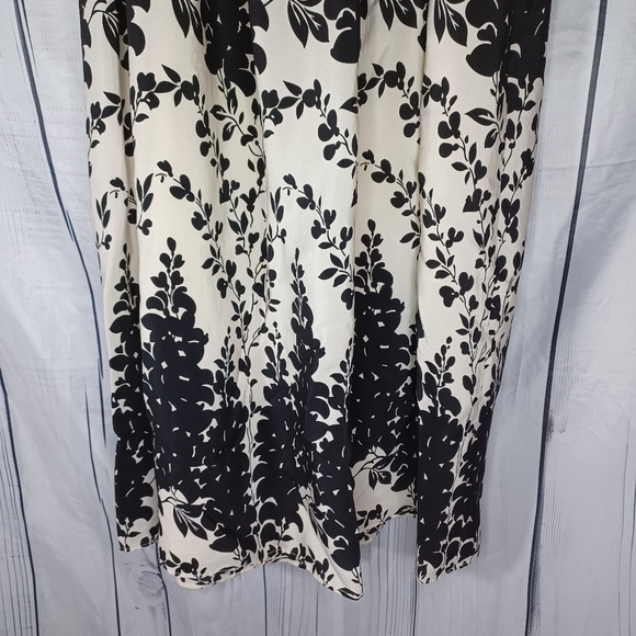 Ann Taylor 100% Silk Sleeveless Black and Cream Floral Dress Size 2 - Picture 10 of 11